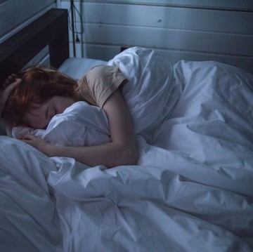 Apakah White Noise Benar-Benar Membantu Tidur Lebih Nyenyak?
