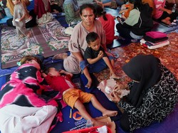 Video: Tangis Suryati Pecah saat Ingat Momen Gempa NTT