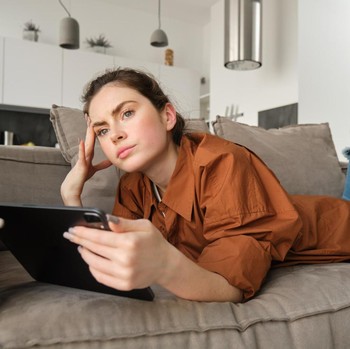 5 Red Flag saat Online Dating yang Sebaiknya Jangan Kamu Abaikan