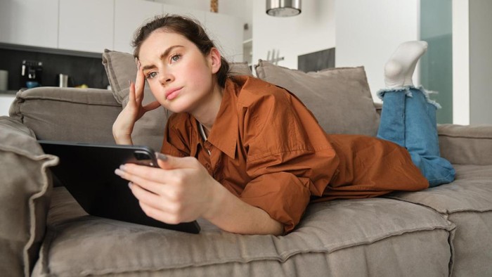 5 Red Flag saat Online Dating yang Sebaiknya Jangan Kamu Abaikan