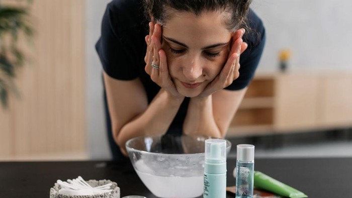 4 Manfaat Ice Facial untuk Wajah, Tak Hanya Bantu Kurangi Bengkak