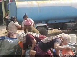 Krisis Air Bersih Melanda 4 Dusun di Sampang, Warga Beli Air Rp500 Ribu