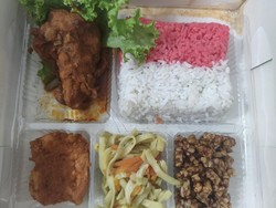 Guyub Warga Simorejo Sidoarjo Tirakatan dengan Menu Nasi Merah-Putih