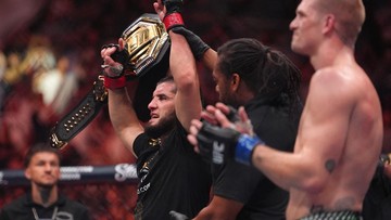 Liputan Olahraga CNN Sport : Kata-kata Islam Makhachev usia Kalahkan Ian Garry di UFC 330