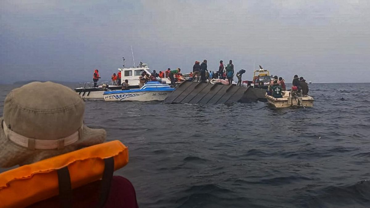 FOTO: Kapal Feri Di Zimbabwe Terbalik, Tewaskan 72 Penumpang