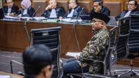 Mantan Menag Yaqut Cholil Qoumas meminta KPK membuktikan kerugian negara Rp622 miliar dalam kasus korupsi kuota haji.