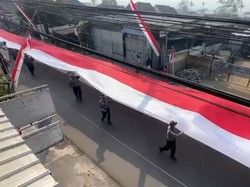 Warga Bumiayu Malang Kirab Bendera Merah Putih 81 Meter Keliling Kampung