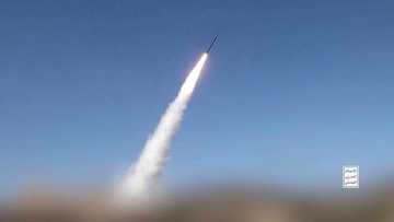 Houthi Luncurkan Rudal Hipersonik ke Laut Merah