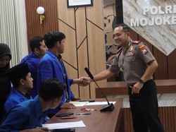 Kapolres Mojokerto Imbau Mahasiswa Demo Damai: 17 Agustus Milik Kita Semua