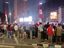 Antusias Warga Jaktim Saksikan Malam Merdeka di HI, Datang Sejak Sore