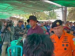 Kepala Basarnas Kunjungi Pengungsi Gempa di Manggarai Timur