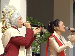 Video: Kris Dayanti-Melly Goeslawa Meriahkan Perayaan HUT ke-81 RI di Istana