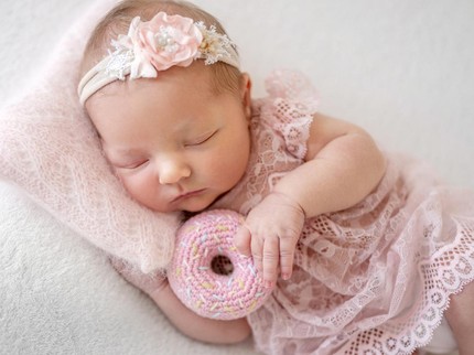 150 Nama Bayi Terinspirasi Safir dan Artinya untuk Anak Laki-laki dan Perempuan