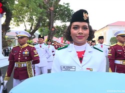 Paskibraka Asal Papua Jadi Pembawa Baki Upacara Penurunan Bendera HUT ke 81 RI