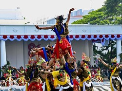 Semarak Seni Warnai HUT Ke-81 RI, Prabowo Ikut Nyanyikan Tanah Airku