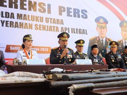 Kapolda Malut Terima Penyerahan Senpi Ilegal Warga, Langkah Nyata Jaga Perdamaian