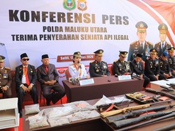 Warga Serahkan 16 Senpi Ilegal ke Polda Malut, Gubernur Sherly Apresiasi