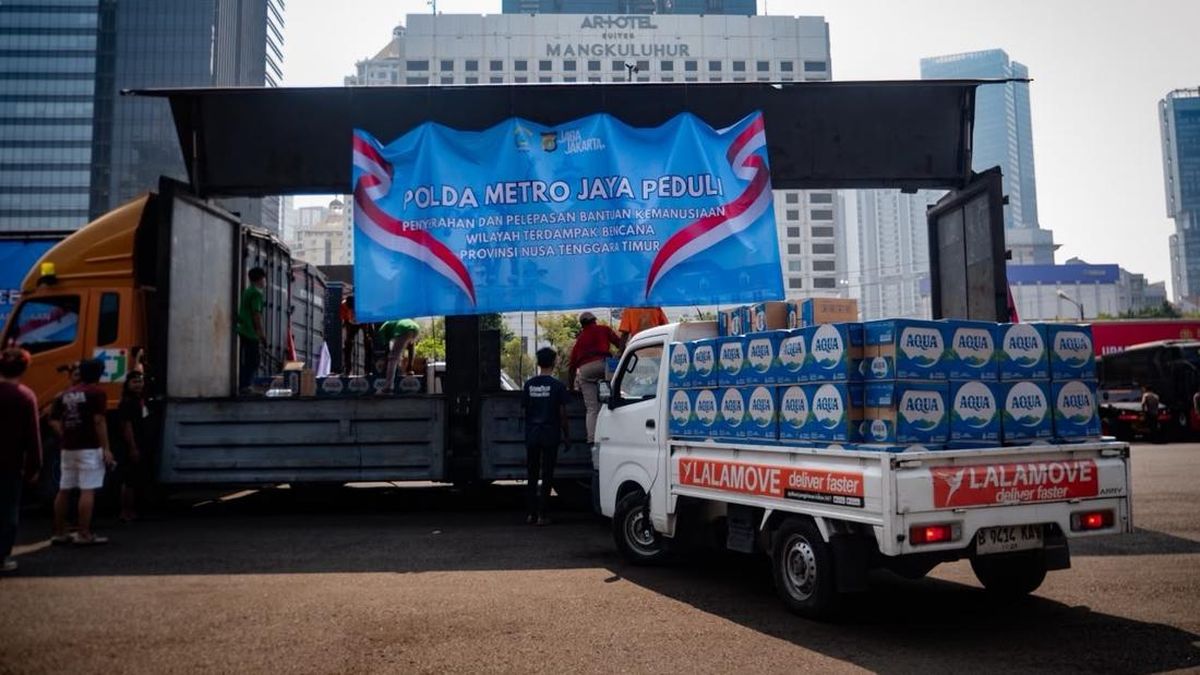 Polda Metro Kirim 12 Truk Bantuan untuk Korban Terdampak Gempa NTT
