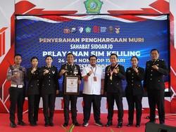 17 Hari Pelayanan Nonstop SIM Keliling Polresta Sidoarjo Pecahkan Rekor MURI