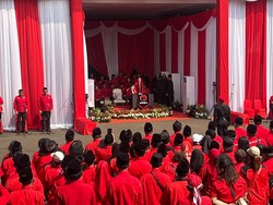 Pimpin Upacara HUT Ke-81 RI, Megawati Ajak Kader PDIP Doakan Korban Gempa NTT