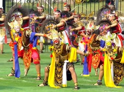 Pertunjukan Tari Kolosal Jatim Turut Meriahkan Upacara HUT RI di Istana
