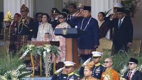 Indonesian President Prabowo Subianto salutes during a ceremony marking the country's 81st Independence Day, at the Presidential Palace in Jakarta, Indonesia, August 17, 2026. REUTERS/Ajeng Dinar Ulfiana