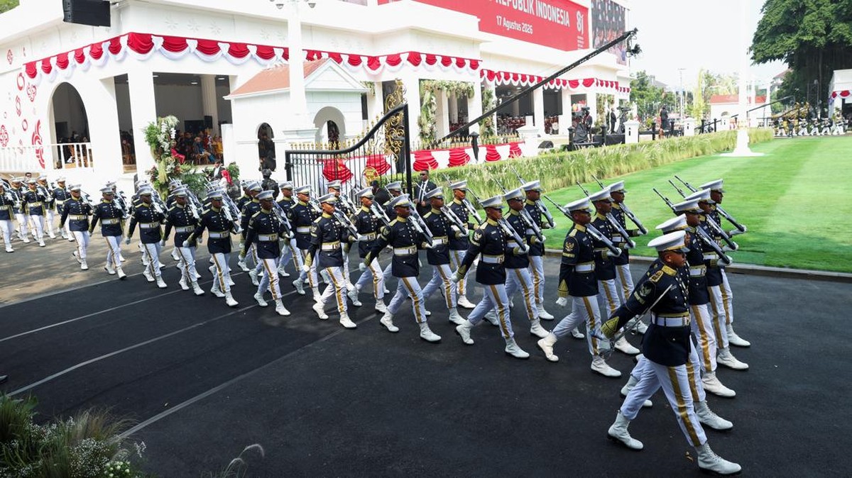 Indonesian military personnel march during a ceremony marking the country's 81st Independence Day, at the Presidential Palace in Jakarta, Indonesia, August 17, 2026. REUTERS/Ajeng Dinar Ulfiana