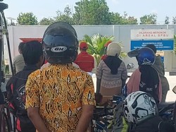 Antrean BBM di Kobar Mendadak Hening, Pembeli Sejenak Nyanyi Indonesia Raya