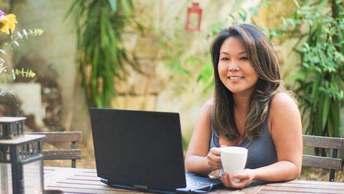 Tak Betah di Kantor, 5 Zodiak Ini Lebih Produktif Kerja di Outdoor