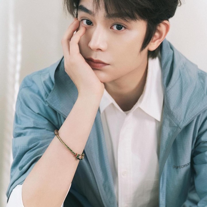 <p>Ding Yuxi berperan sebagai Zhao Ling, seorang pedagang garam swasta yang lahir di keluarga sederhana yang memiliki sifat murah hati, penyayang, dan ambisi yang besar untuk sukses. (Foto: Instagram @dingyuxi_ryan)</p>