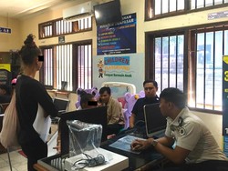 Turis Norwegia yang Ogah Bayar Salon di Canggu Kehabisan Duit untuk Pulang