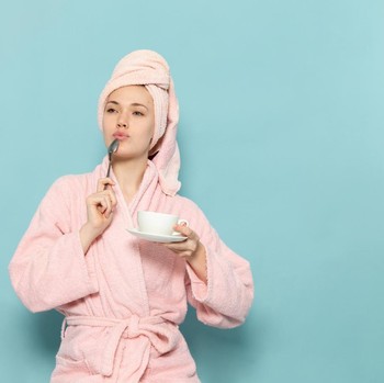 Ketahui 4 Efek Negatif Langsung Mandi Setelah Makan