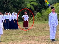 Viral Siswi SD di Mamasa Hadiri Upacara Penurunan Bendera HUT RI Seorang Diri