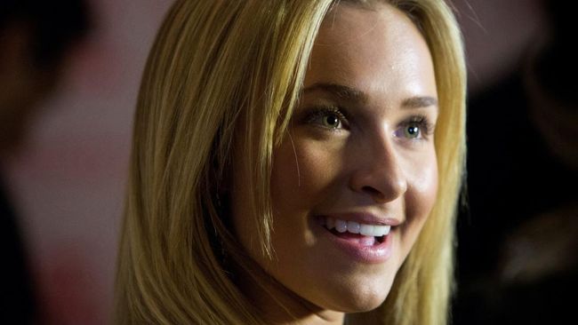 FILE PHOTO: Hayden Panettiere attends Jony And Marc's (RED) Auction at Sotheby's in New York, U.S., November 23, 2013.   REUTERS/Andrew Kelly/File Photo