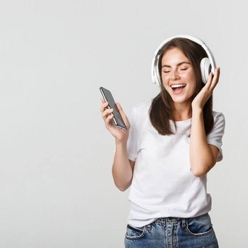 Manifestasi Jodoh Lewat Musik, Ini 7 Lagu yang Wajib Masuk Playlist Kamu!