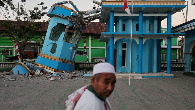 Potret HUT RI Ke-81 hingga Gempa NTT dan Kebakaran Hutan Kalimantan