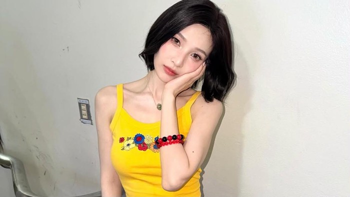 4 Rekomendasi Outfit Ala Joy 'Red Velvet' yang Manis dan Trendi