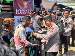 Bawa 247 Ton Bantuan, Kapolri Pastikan Korban Gempa NTT Terpenuhi