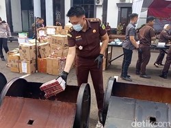 Kejari Pandeglang Musnahkan 4.251 Slof Rokok Ilegal hingga 13.537 Pil Tramadol