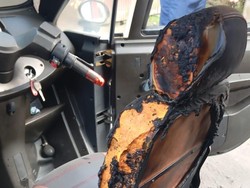 Mobil Listrik Terbakar di Goa Jepang Klungkung, Pemadaman Gunakan Pasir