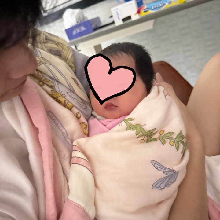 <p>Meyden menjalani persalinan melalui operasi caesar di Mayapada Hospital. Meski begitu, Meyden dan Hengky memutuskan untuk merahasiakan wajah anaknya yang cantik. Foto: Instagram @btr_meyden</p>