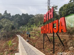 Farhan Resmikan RTH Cihanja, Tekan Lahan Kritis di Bandung