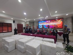 222 Ribu Benih Lobster Diselundupkan di Merak, Sopir Tahunya Bawa Gurame