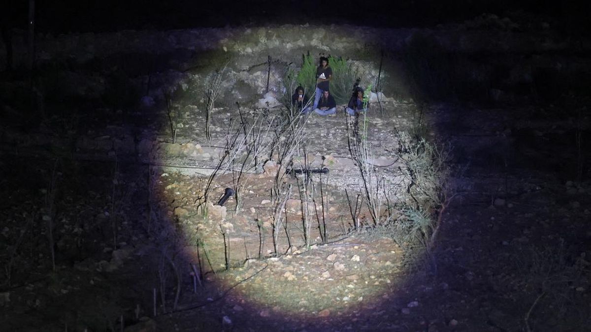 FOTO: Rumah Dikepung, Warga AS Terbang Demi Rebut dari Pemukim Israel