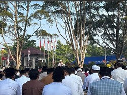 Kemarau-Karhutla Masih Menghantui, Ratusan Warga Kobar Salat Istisqa