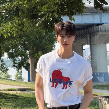 Song Kang Akan Jadi Bintang Tamu di You Quiz on the Block