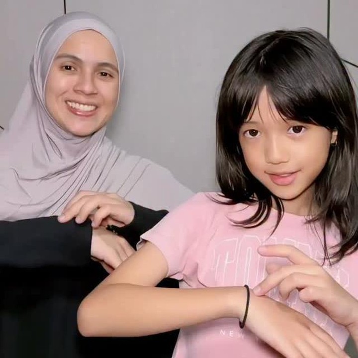 <p>Belum lama ini, Uti bersama ibundanya Nycta Gina membuat konten bersama. Konten ini banyak menuai sorotan karena menampilkan Uti yang terlihat menggemaskan saat bikin konten bareng orang tuanya. (Foto: Instagram @missnyctagina)</p>