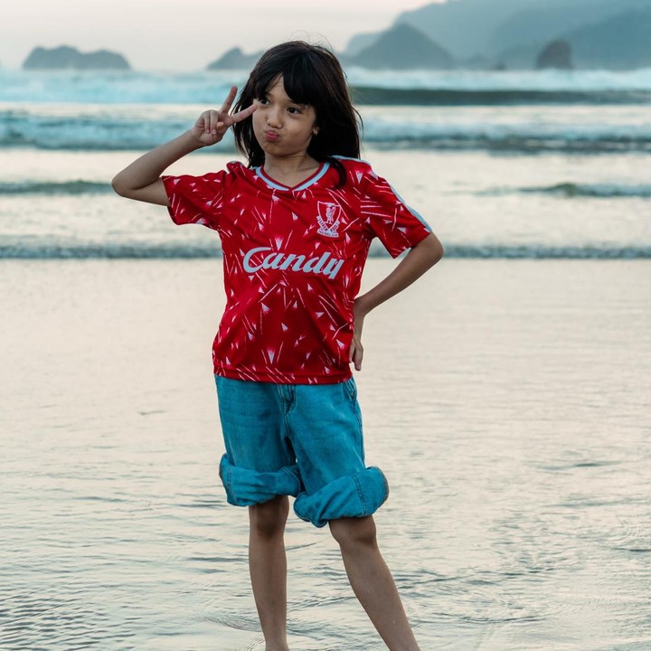 <p>Pasangan Nycta Gina dan Rizky Kinos dikaruniai dua anak, yakni Panutan Adhya Semesta Trinycta dan Lembar Putih Trinycta. Anak kedua mereka, Lembar Putih Trinycta atau akrab disapa Uti, baru-baru ini mencuri perhatian karena parasnya yang cantik dan menggemaskan. (Foto: Instagram @missnyctagina)</p>