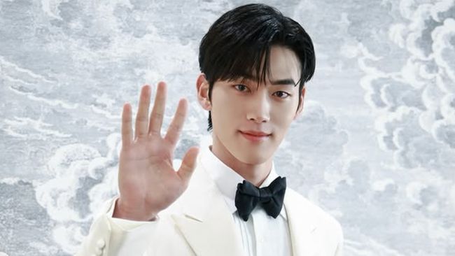 Aktor Korea Hong Min-gi.