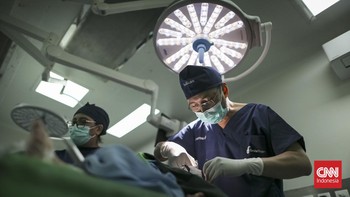 Dinas Kesehatan DKI Jakarta menggelar layanan gratis operasi bibir sumbing dan langit-langit di RSUD Ciracas, Jakarta Timur, Rabu (19/08/2026). Operasi bibir sumbing dan langit-langit ini dilakukan untuk seluruh Warga Negara Indonesia (WNI) dengan sy
